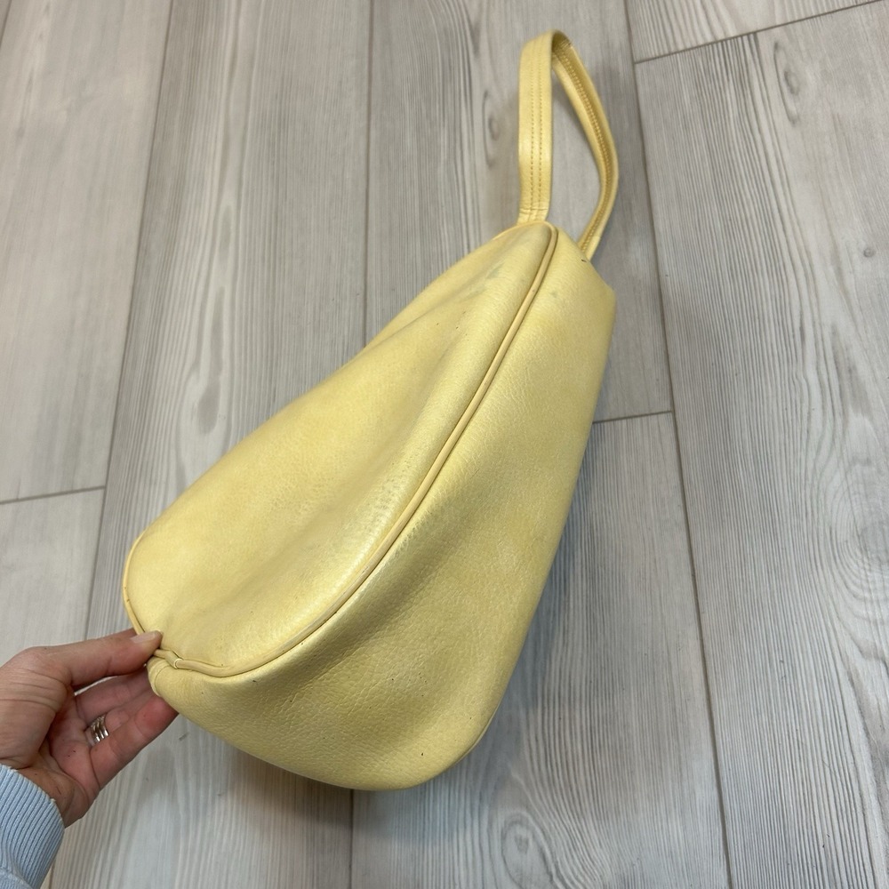 Vintage Vinyl Zipper Overnight Travel Suitcase Bag Butter Yellow Handle - Picture 4 of 8